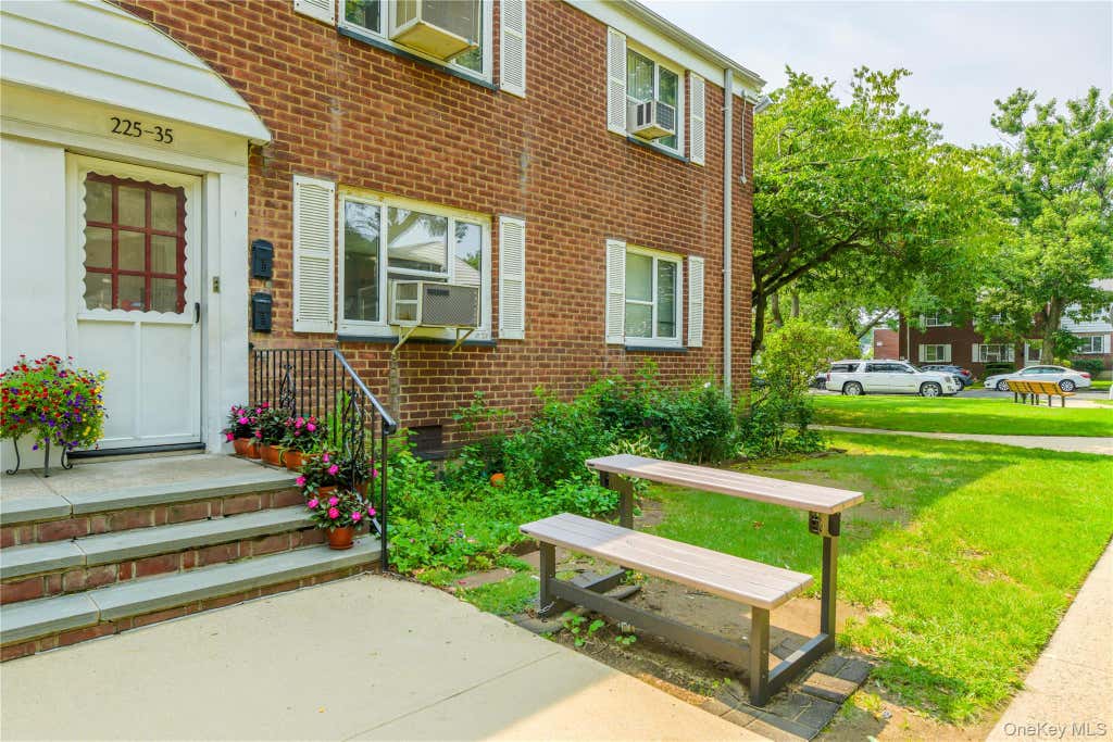 Photo of 225-35 88 Avenue #42-9, Queens Village, NY 11427 (MLS # 1037735)