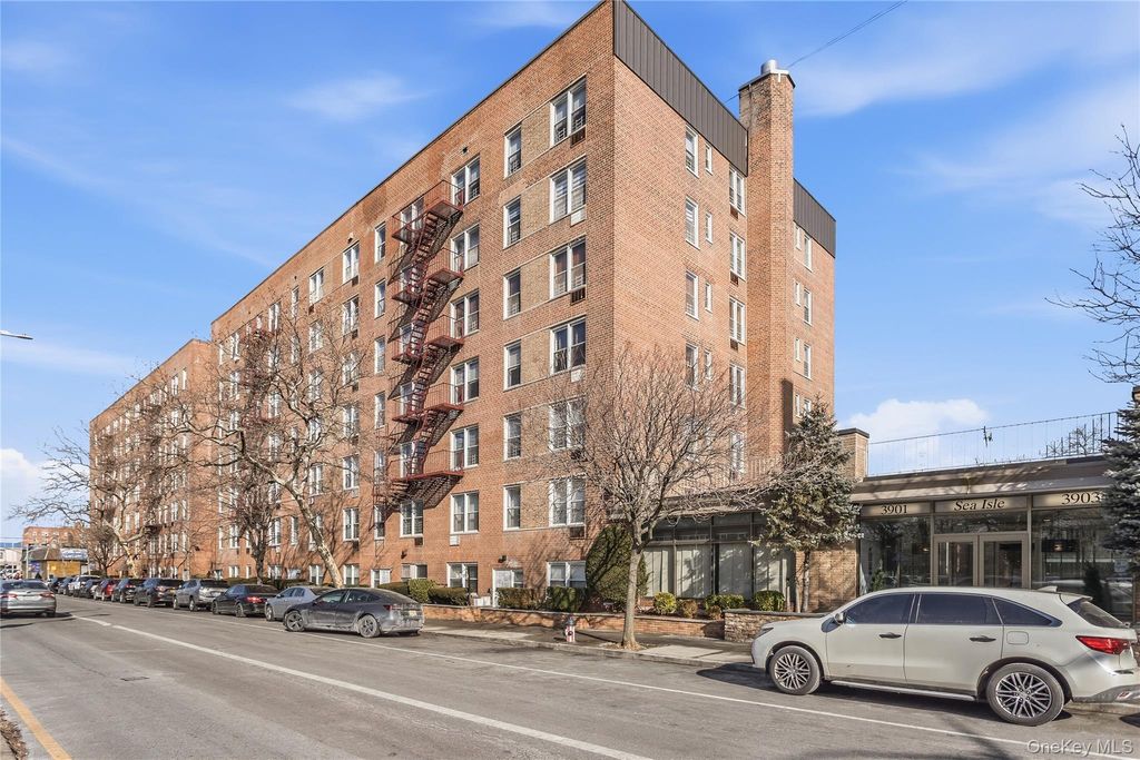 Photo of 3901 NOSTRAND AVE APT 4B Ave #4B, Brooklyn, NY 11235 (MLS # 969741)