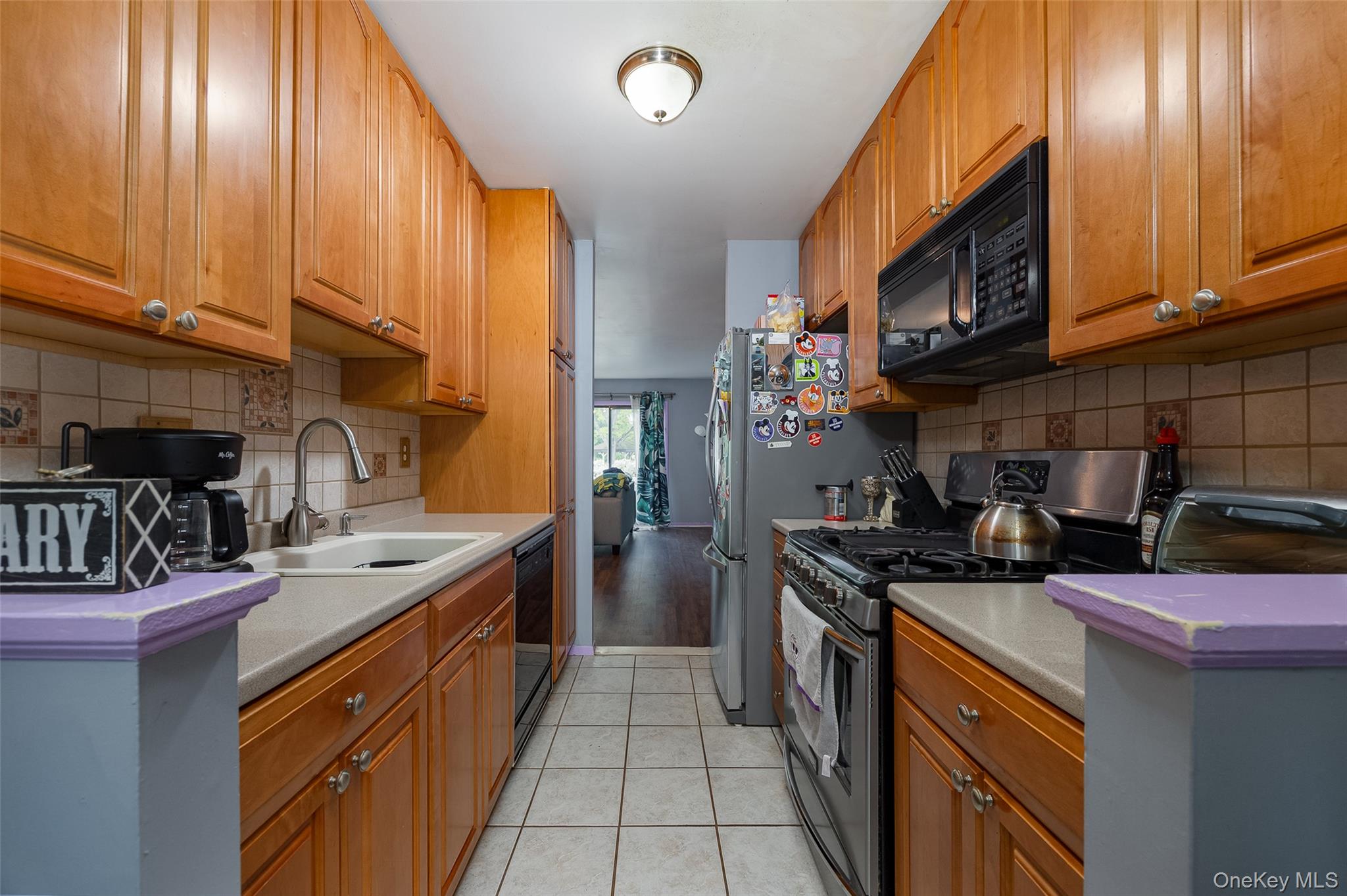 2304 Magnolia Walk