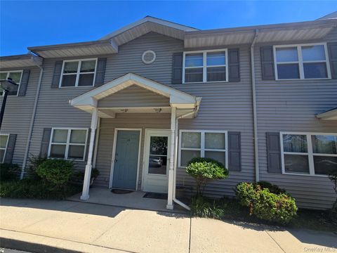 Homes For Sale - 2295 Milburn Avenue #13<br/> Nassau County, Baldwin, NY 11510