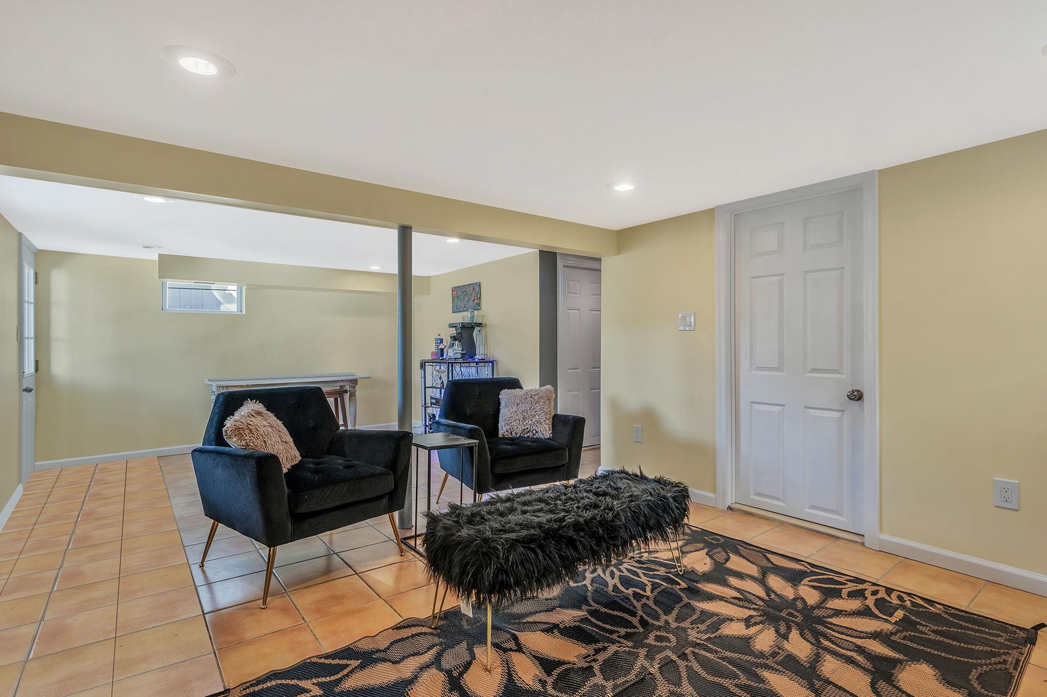 27 W Neptune Avenue, Lindenhurst, New York image 21