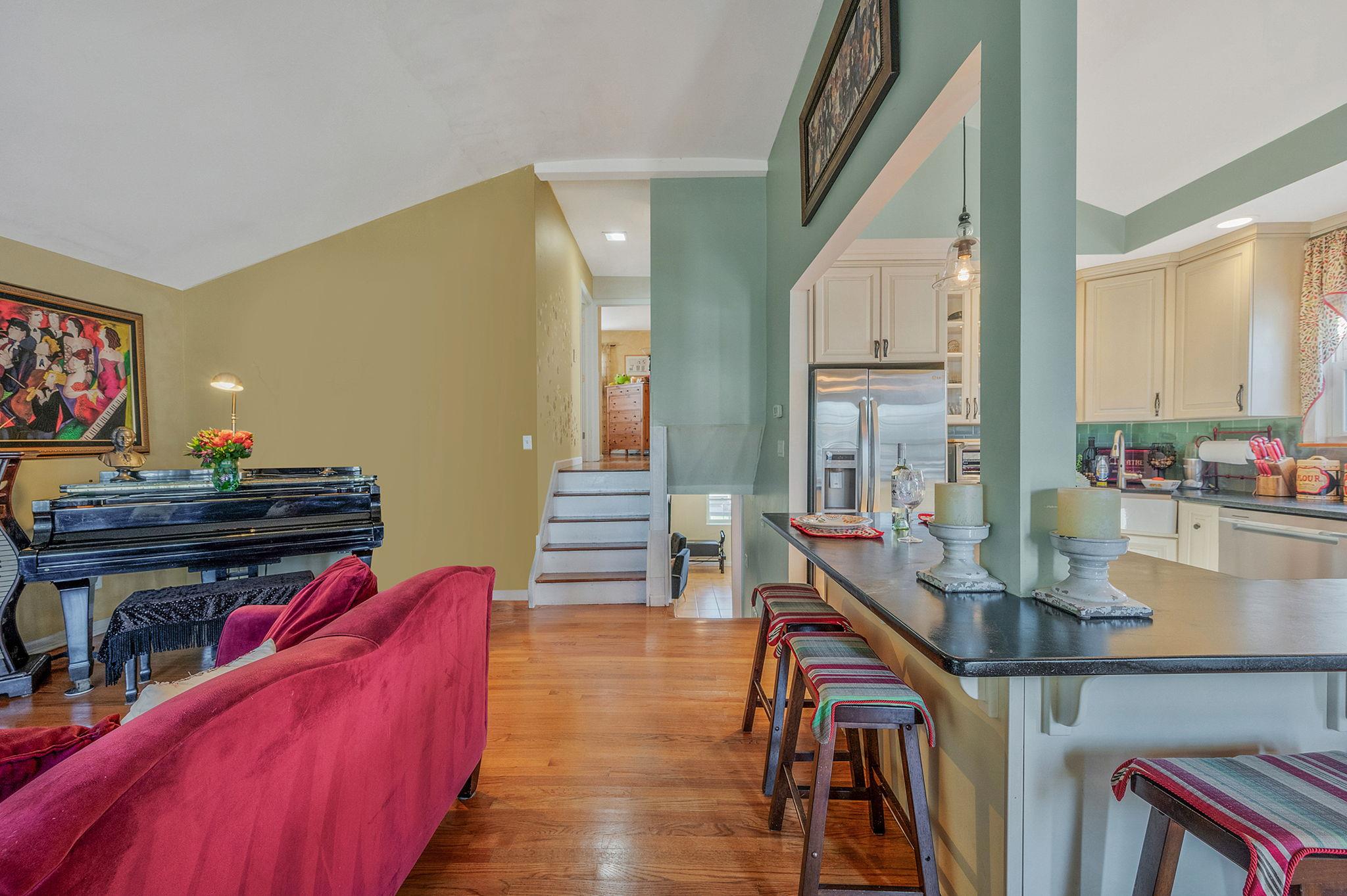 27 W Neptune Avenue, Lindenhurst, New York image 10