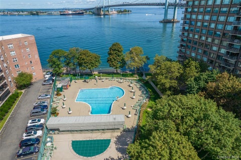 Photo for 166-25 Powells Cove Boulevard 12F