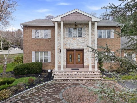6 Heather Court Dix Hills NY 11746
