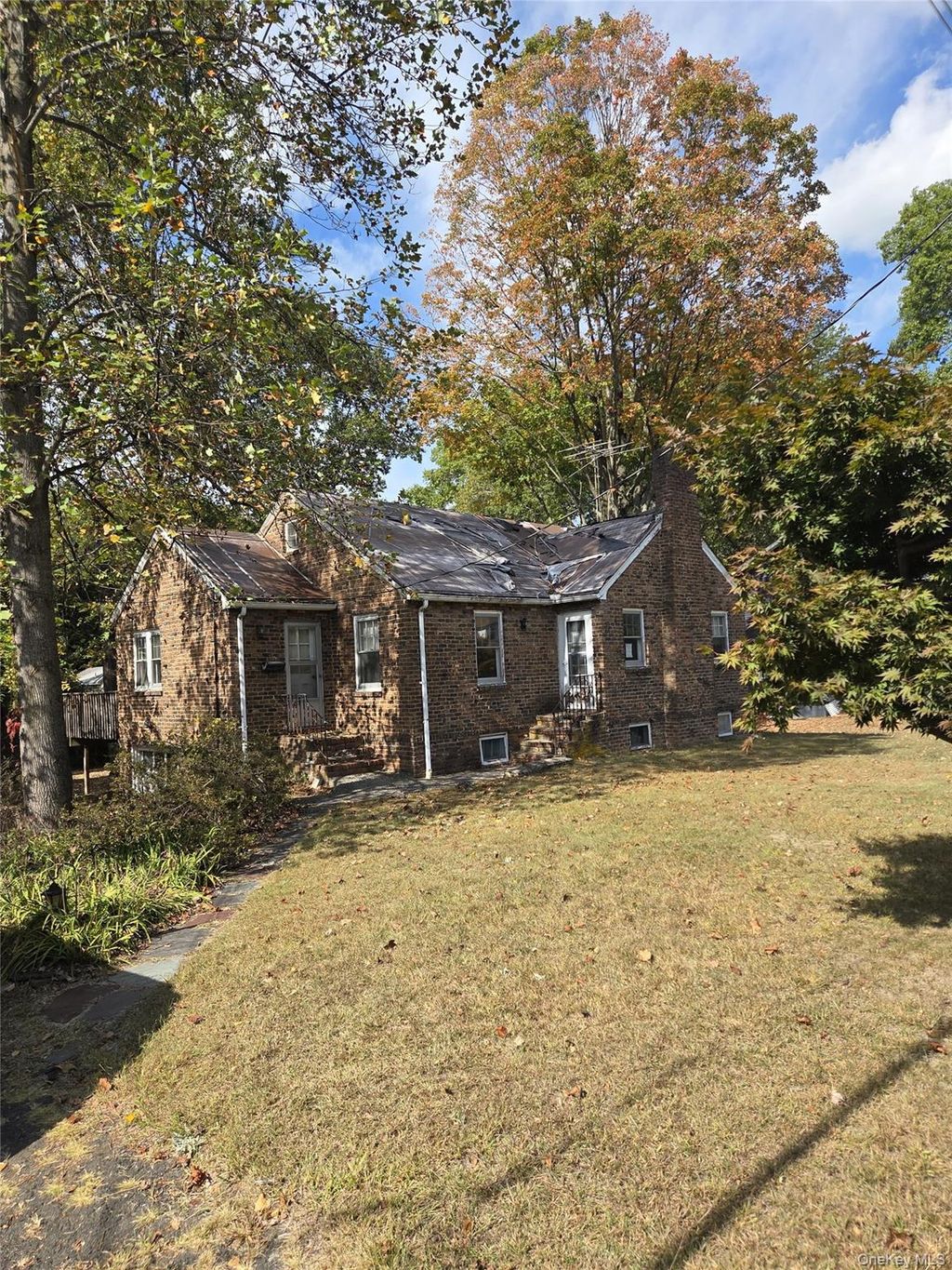 Photo of 5 Oak Street, New City, NY 10956 (MLS # 923055)