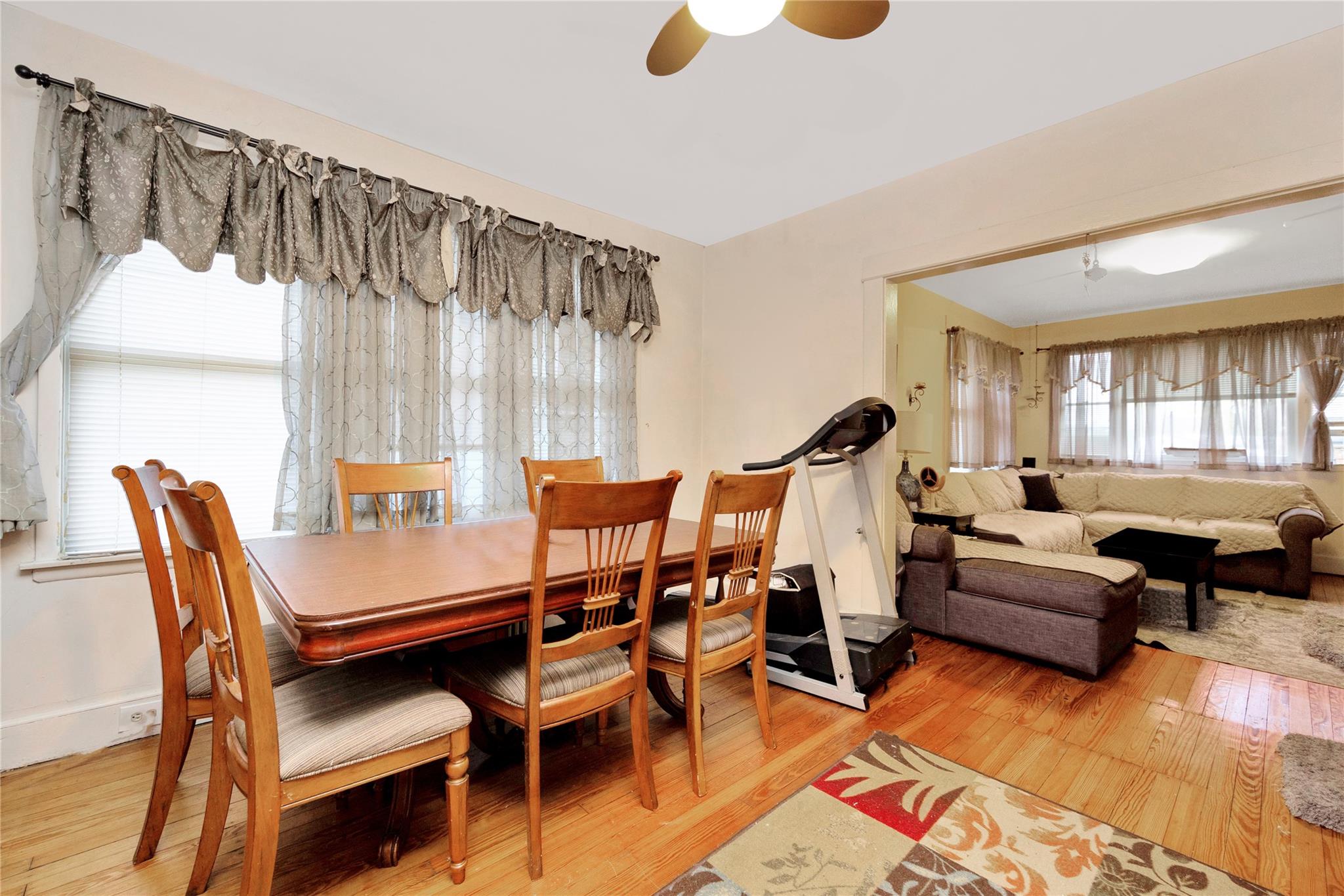 32 Elizabeth Street, Farmingdale, New York image 8