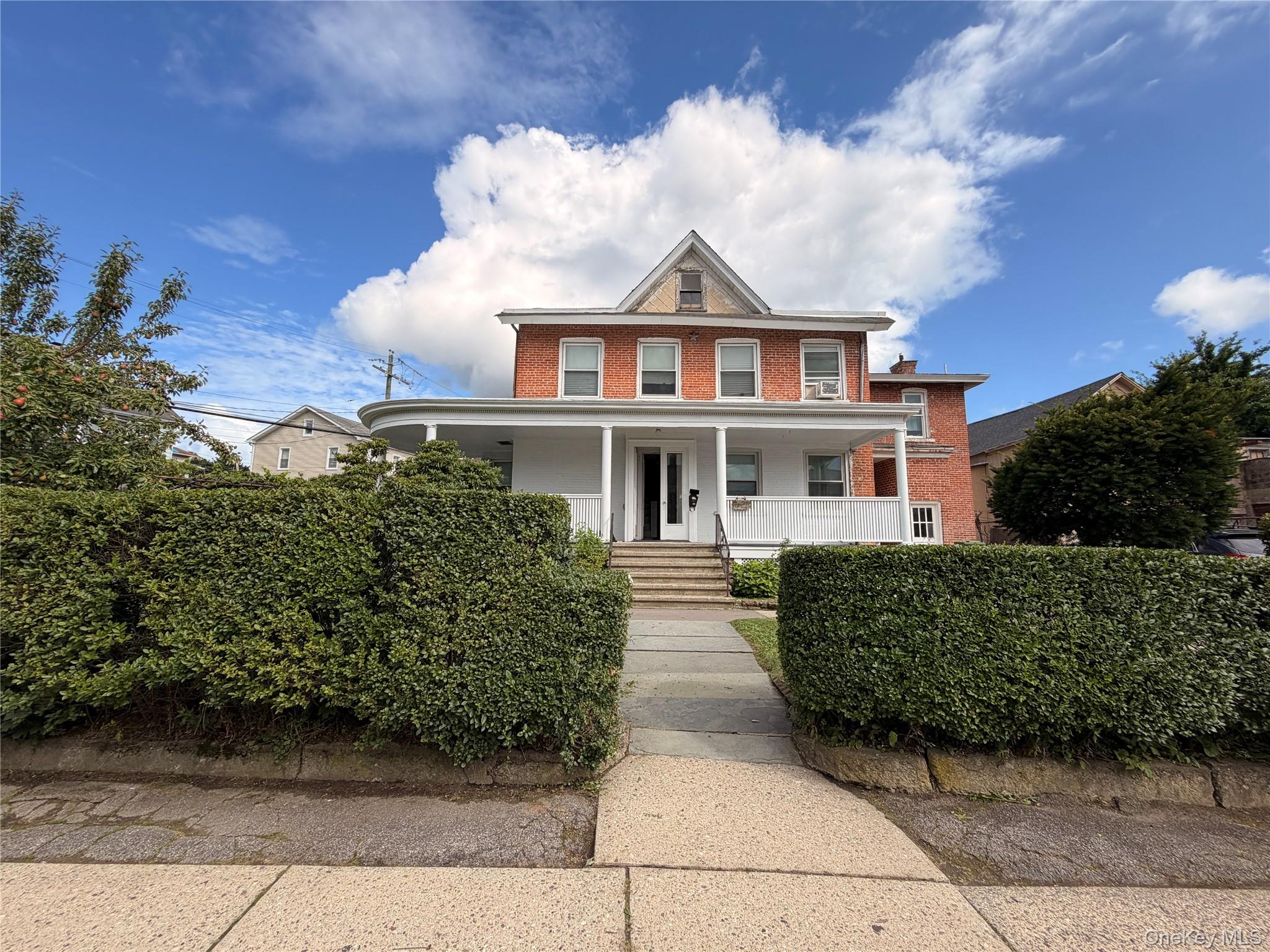 82-84 Montgomery Street