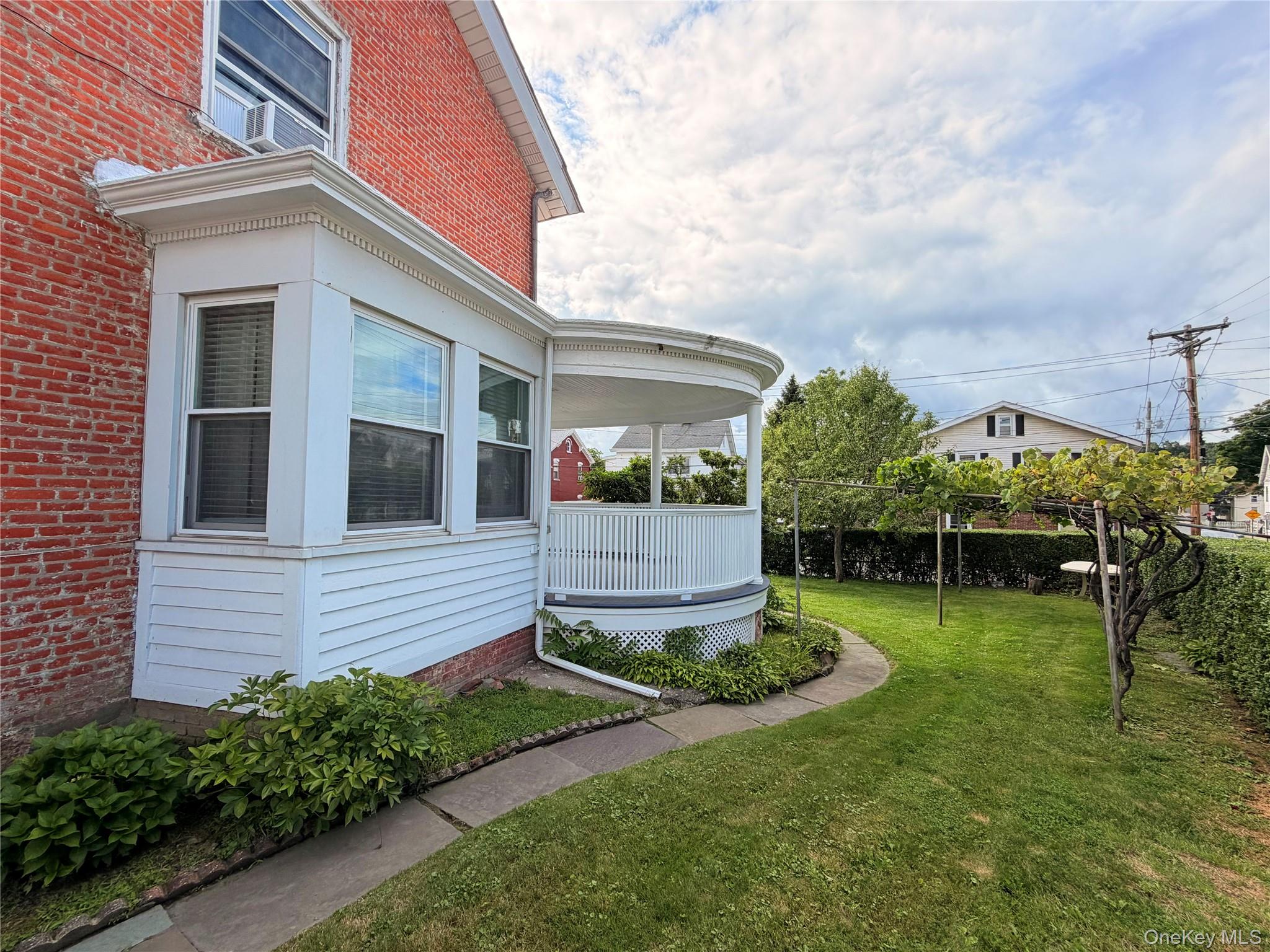 82-84 Montgomery Street