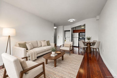 Condo For Sale - 30-85 Vernon Boulevard #6E<br/> Astoria, NY 11102
