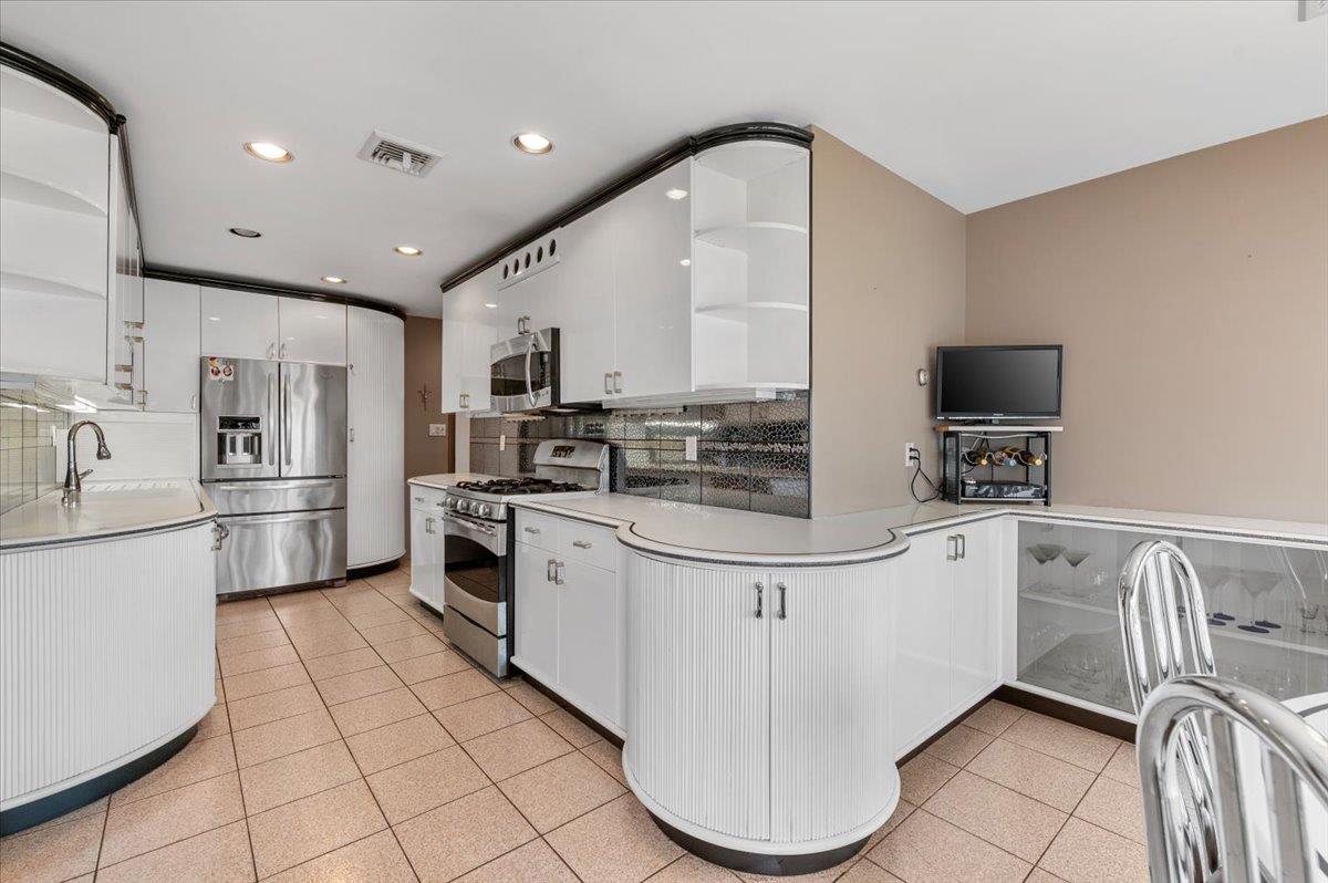 4520 Merrick Road, Massapequa, New York image 16