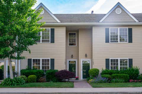 Condo For Sale - 1165 Savoy Drive<br/> Melville, NY 11747