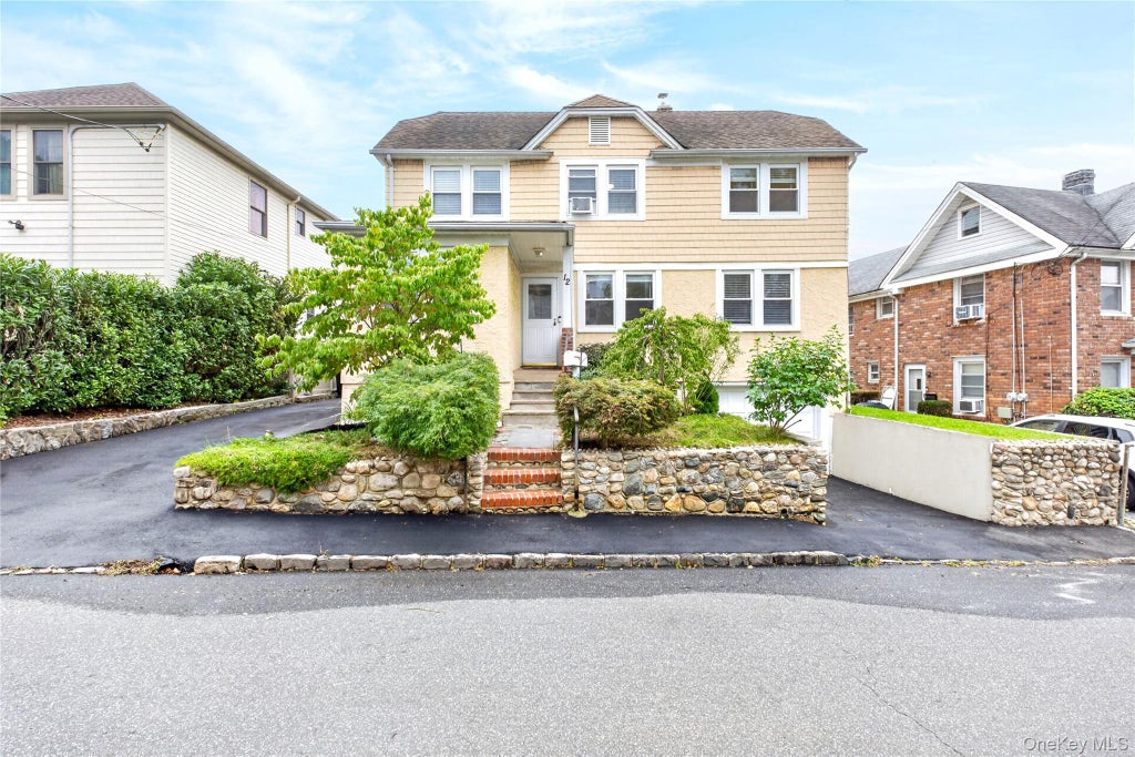 Photo of 12 Pulaski Place, Port Washington, NY 11050 (MLS # 1049285)