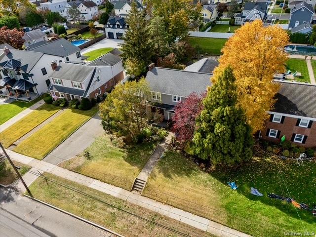 331 Mineola Boulevard