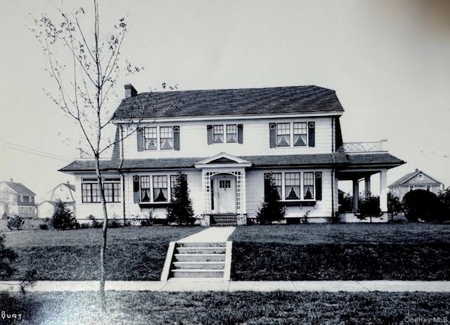 331 Mineola Boulevard