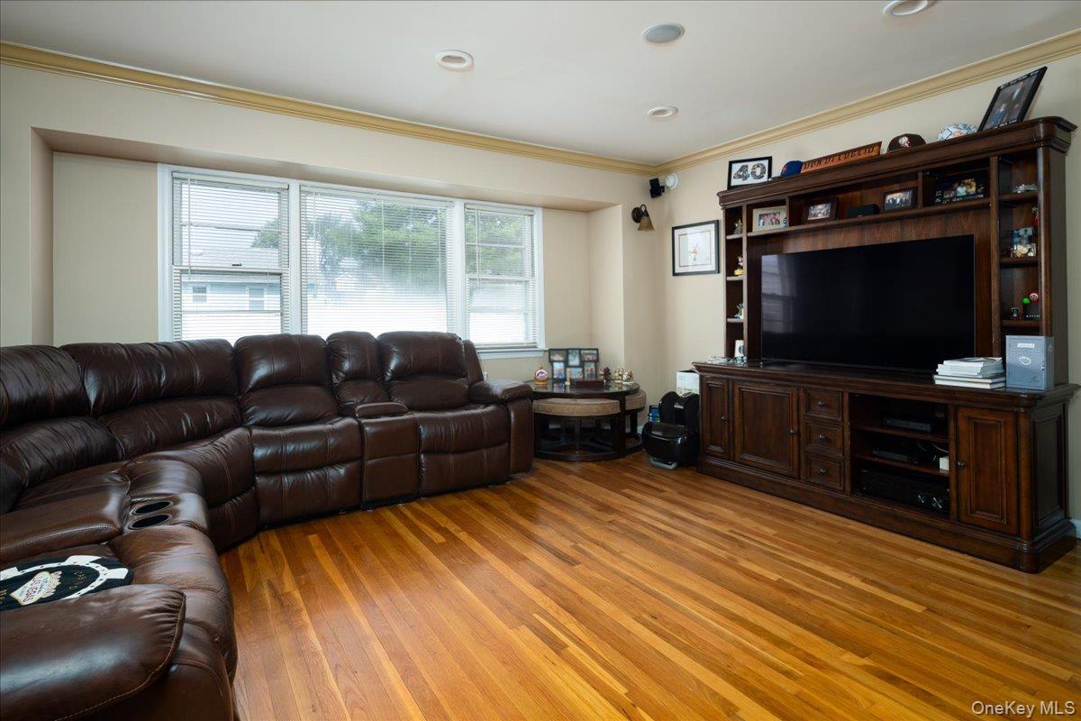 17 Joludow Drive