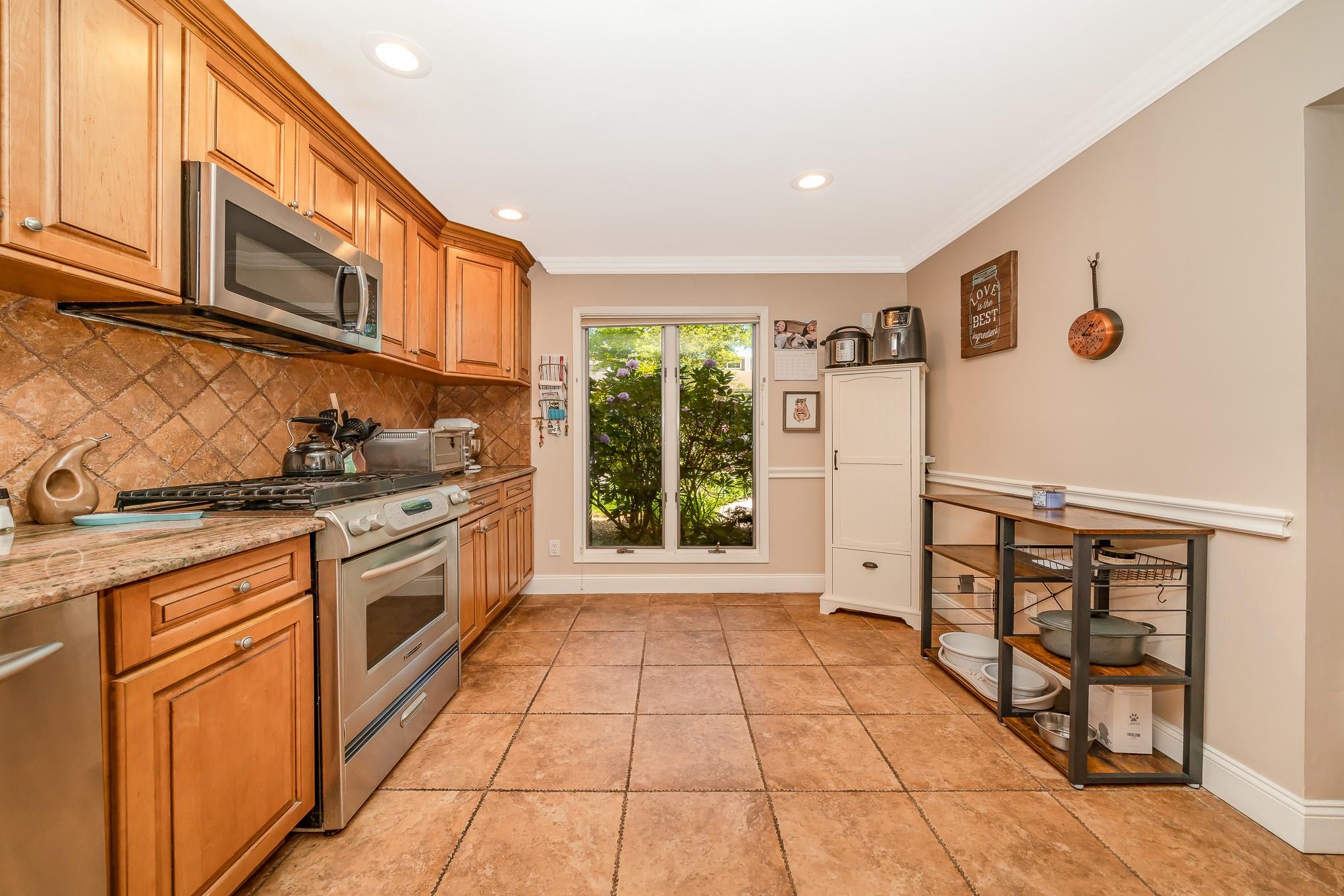 30 Kristin Lane, Hauppauge, New York image 8