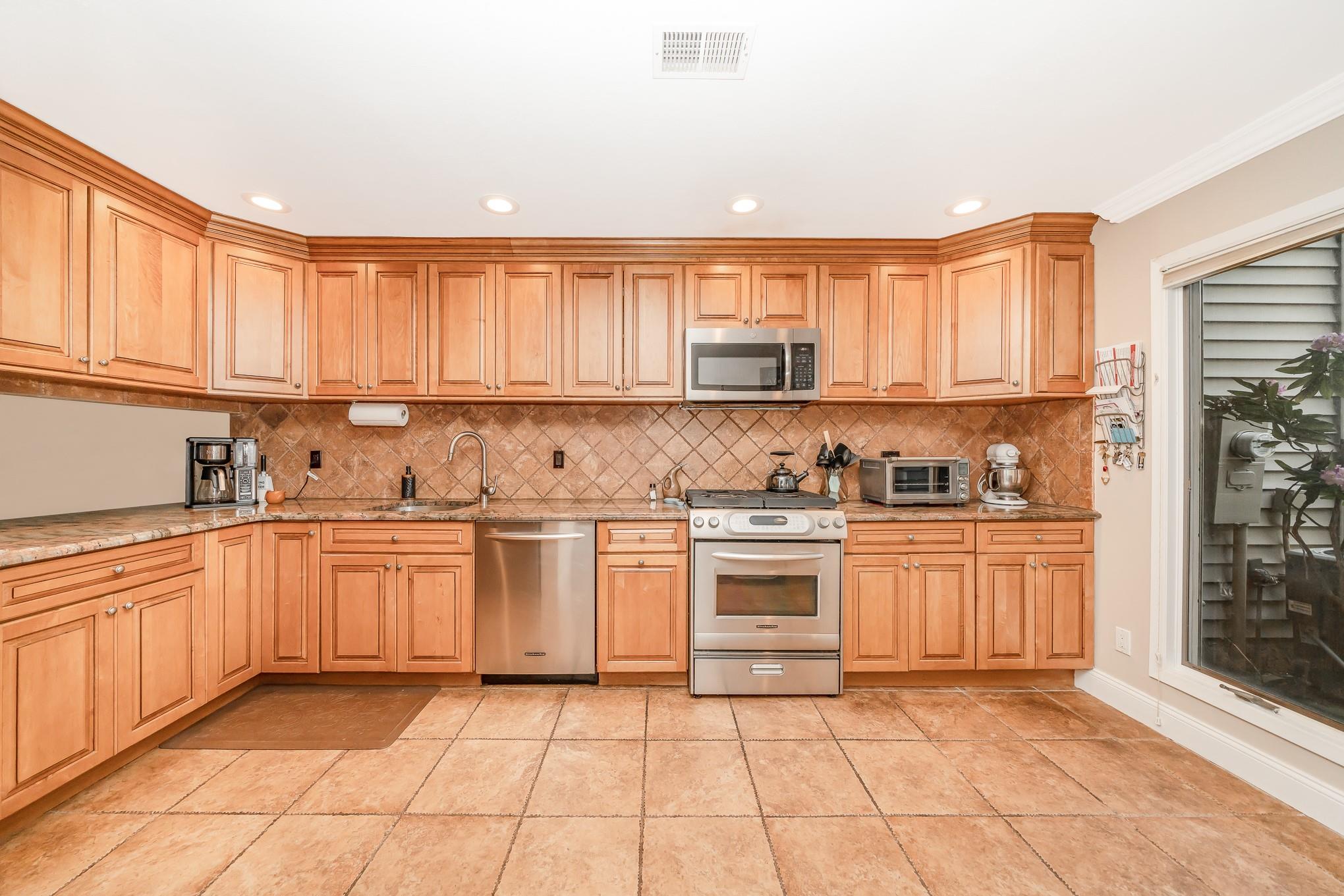 30 Kristin Lane, Hauppauge, New York image 6