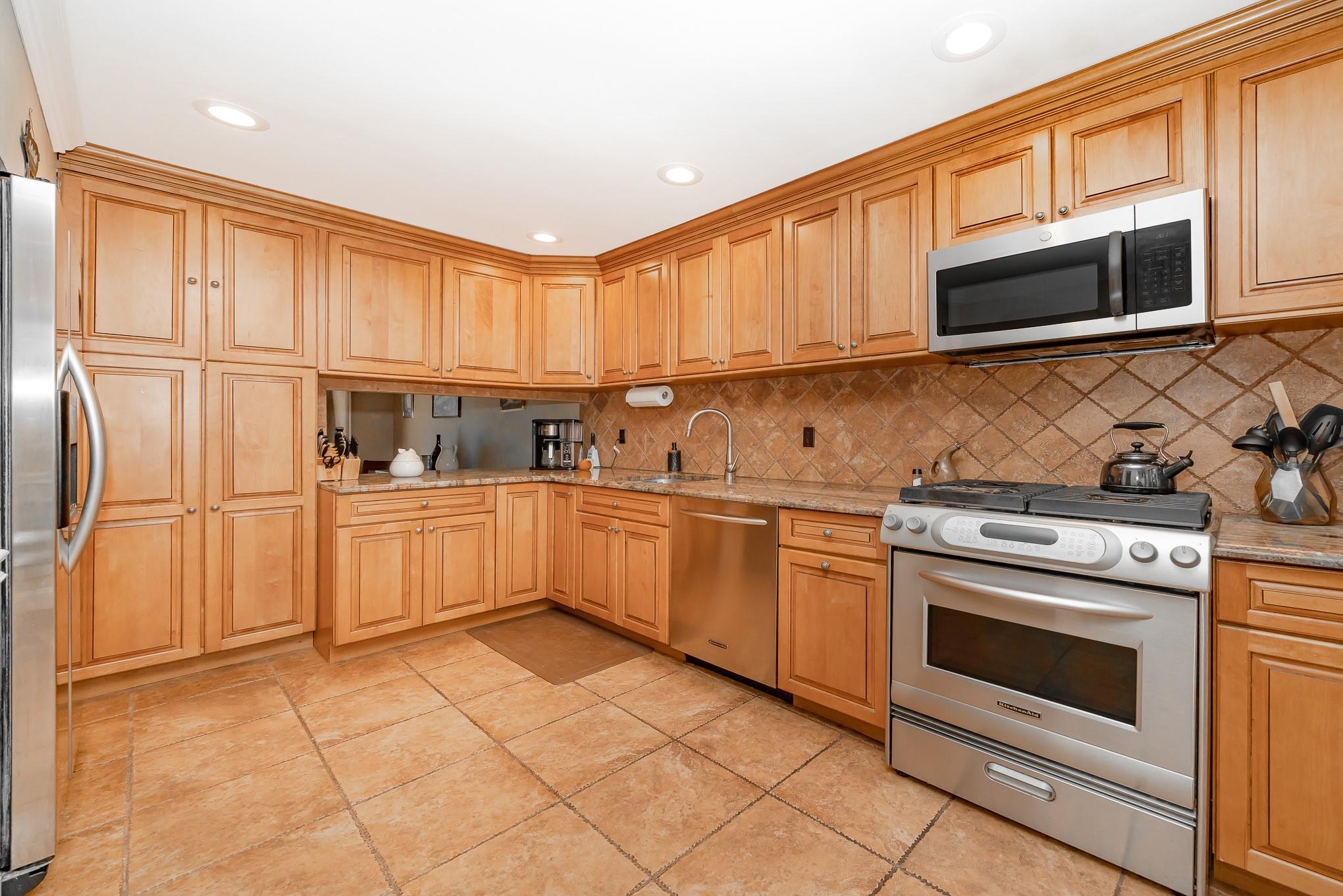 30 Kristin Lane, Hauppauge, New York image 7