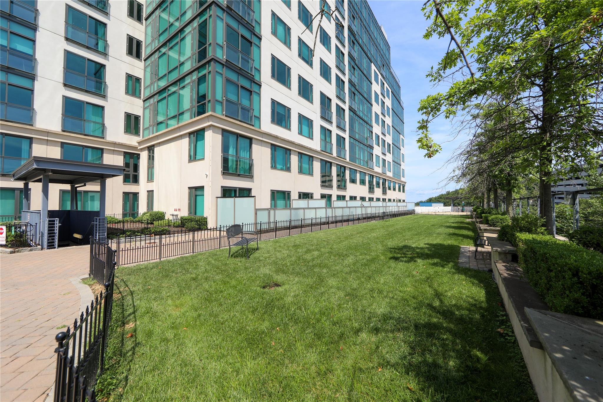 701 Ridge Hill Boulevard #12I, Yonkers, New York image 9