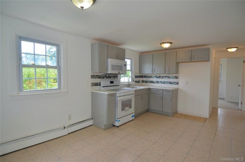 Multifamily For Rent - 771 Maple Place #2<br/> Nassau County, West Hempstead, NY 11552