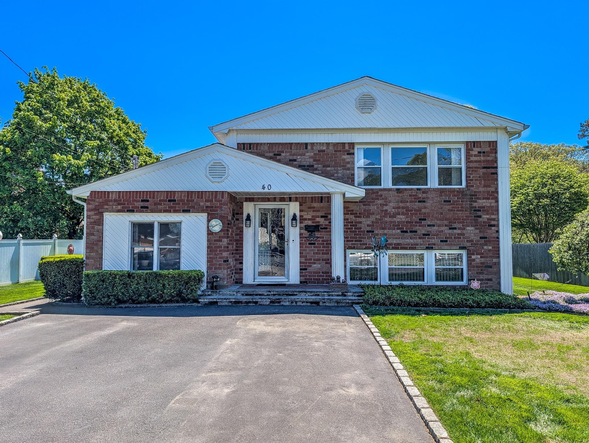 40 E Belmont Street, Bay Shore, New York image 1