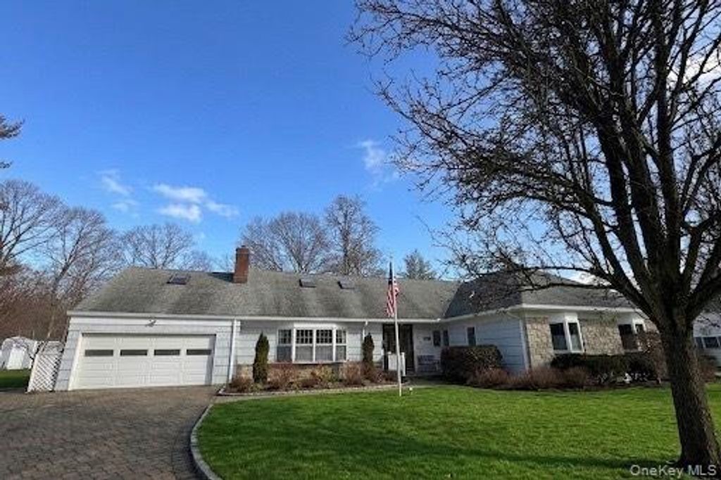 Photo of 115 Elizabeth Road, New Rochelle, NY 10804 (MLS # 962096)