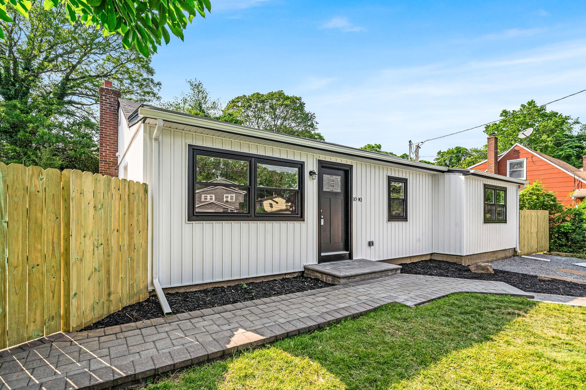 1090 Brookdale Avenue