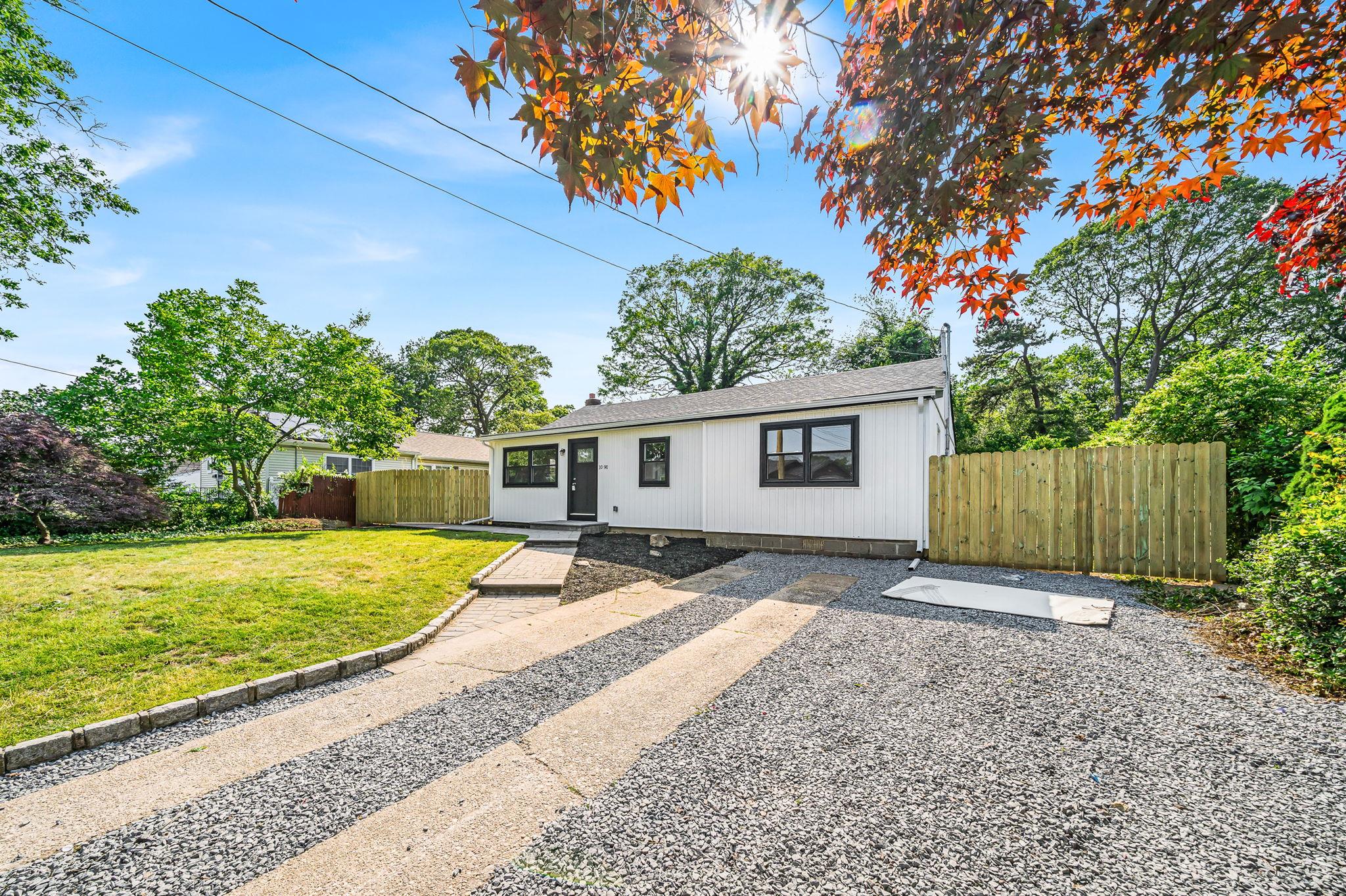 1090 Brookdale Avenue