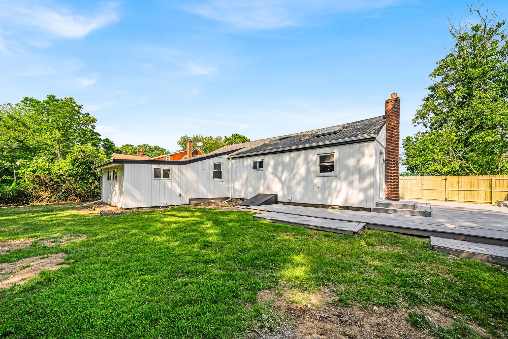 1090 Brookdale Avenue