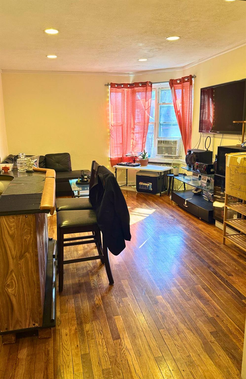 Property for Sale at 78th Avenue 2B, Flushing, Queens, NY - Bedrooms: 3 
Bathrooms: 1 
Rooms: 4  - $499,000