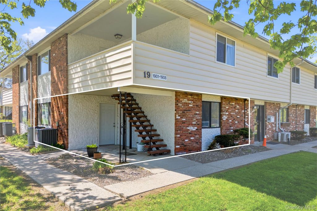 Photo of 1901 Cortland Drive #19A, Newburgh, NY 12550 (MLS # 993416)