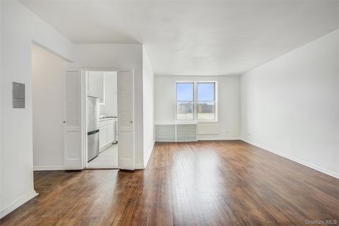Photo of 63-45 Saunders Street #6H, Rego Park, NY 11374 (MLS # 1002008)