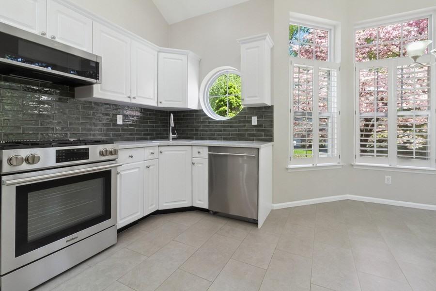 11 Pond View Lane, Ossining, New York image 6