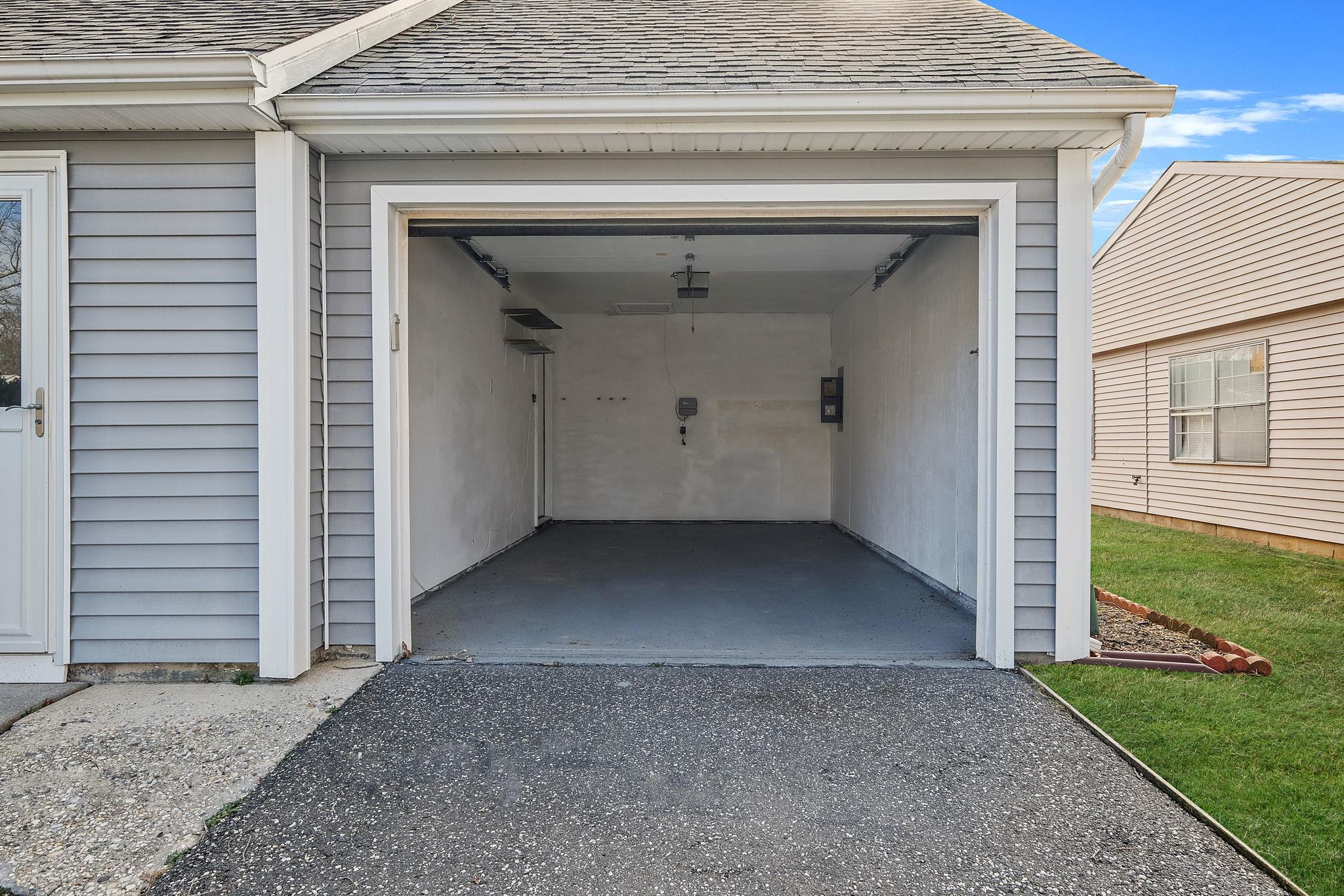 155 Laurance Lane, Ridge, New York image 4