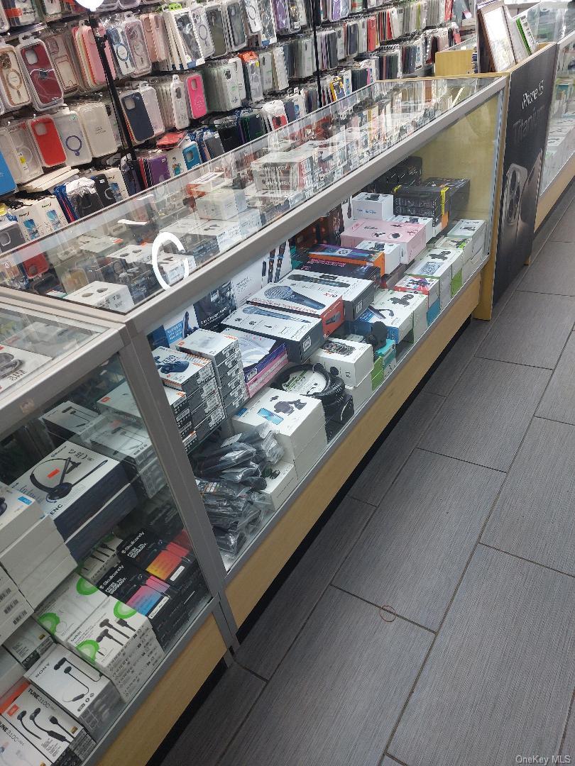 385 Knickerbocker Avenue