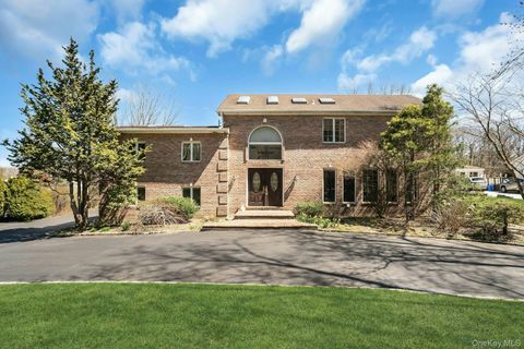 12 Bagatelle Road Dix Hills NY 11746