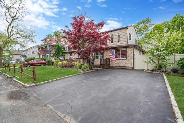 2 Burnett Avenue, Bay Shore, New York image 2