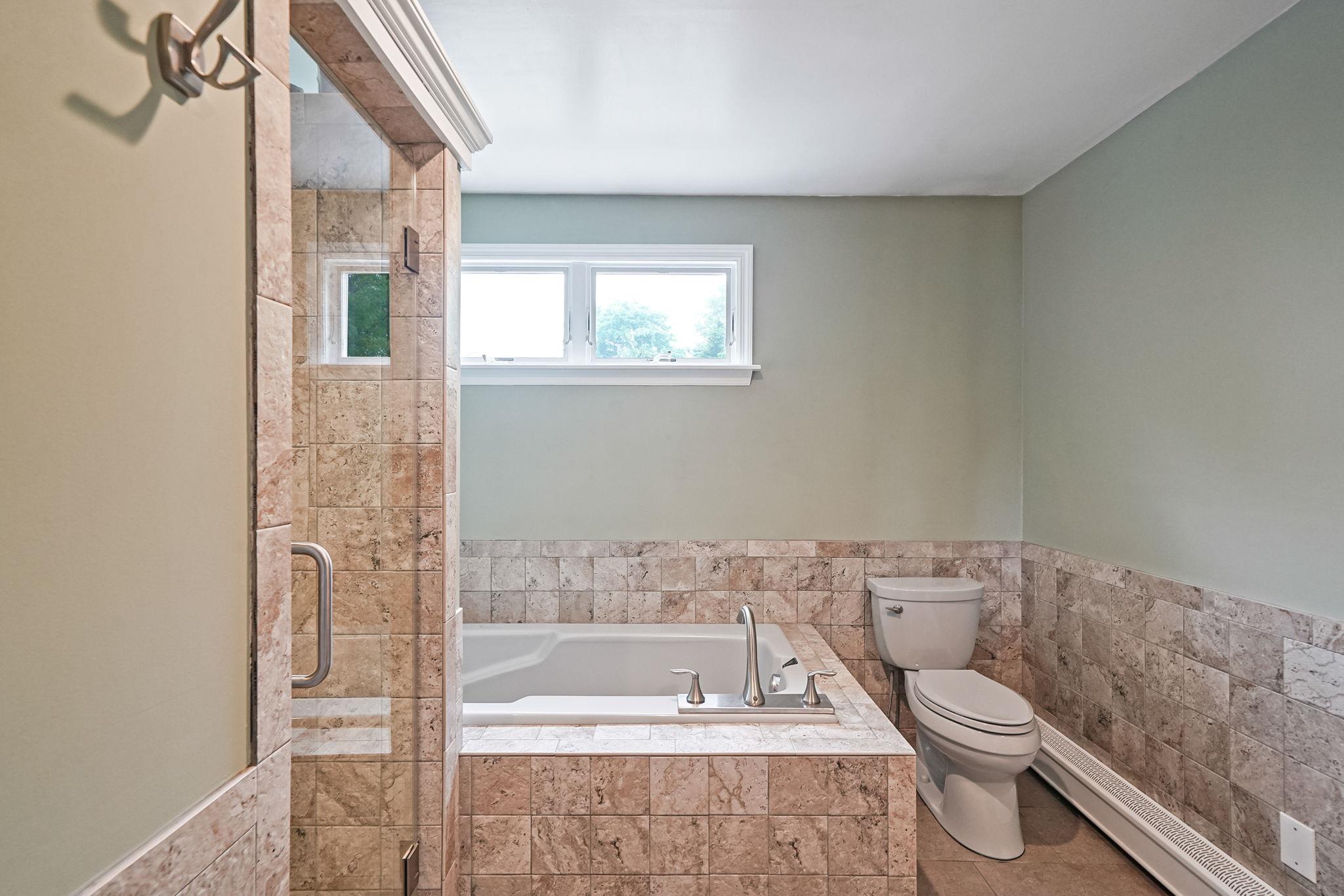 2 Burnett Avenue, Bay Shore, New York image 16