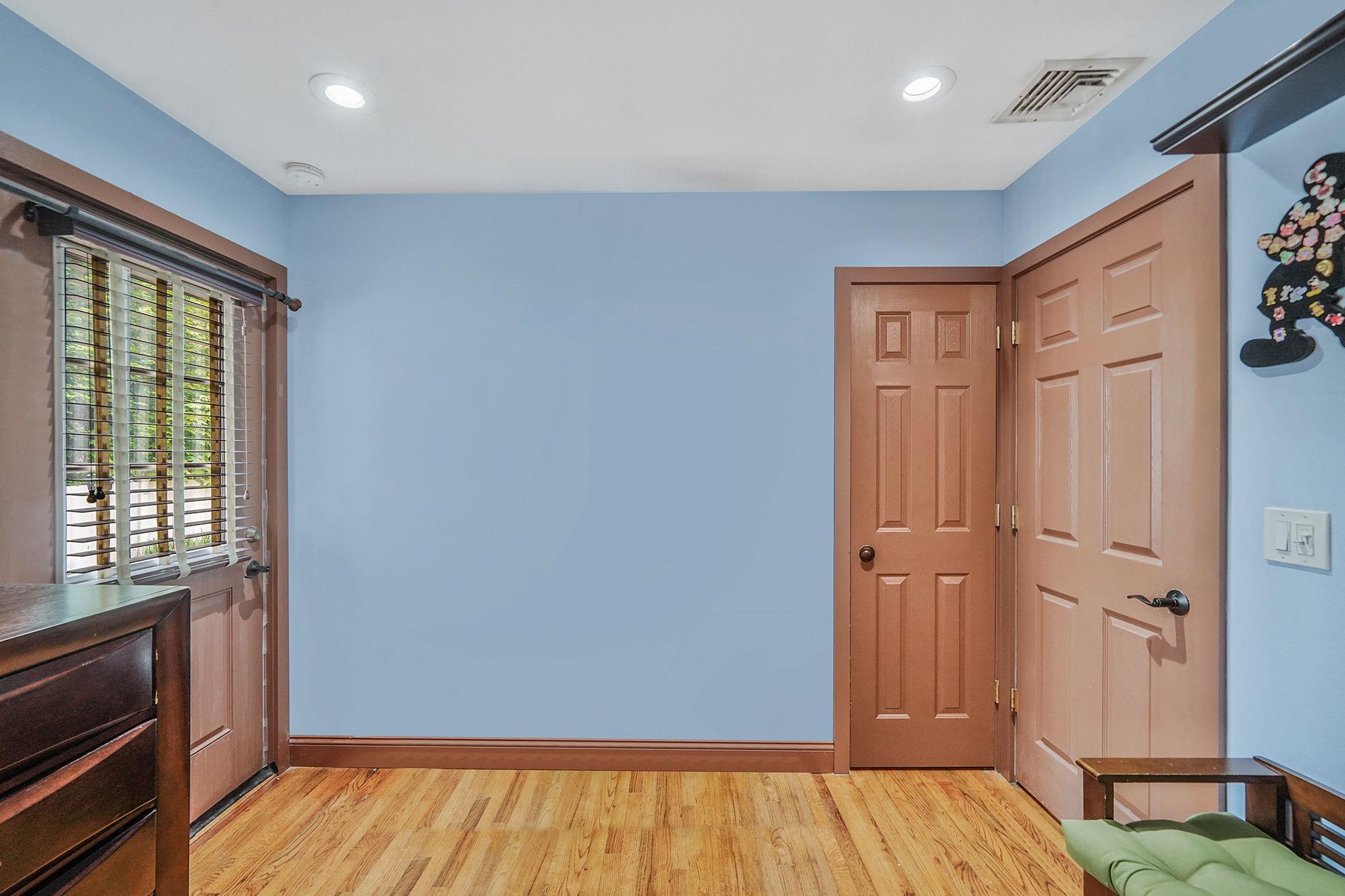 2 Burnett Avenue, Bay Shore, New York image 12