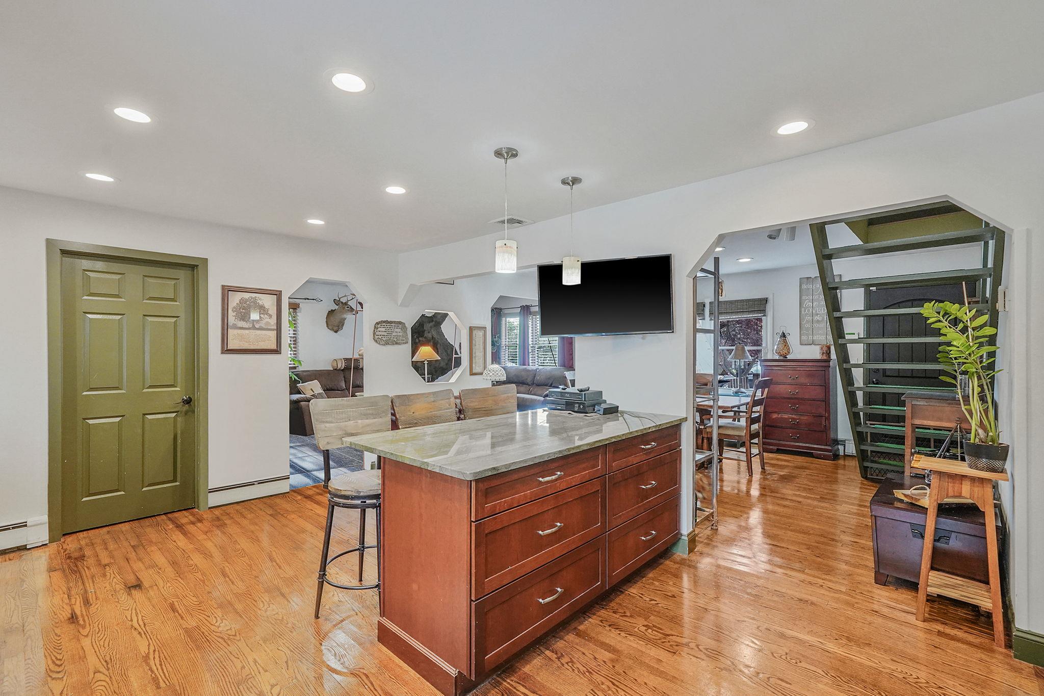 2 Burnett Avenue, Bay Shore, New York image 5