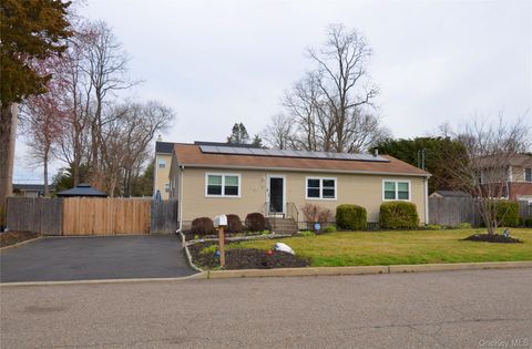 61 Manchester Road Huntington NY 11743