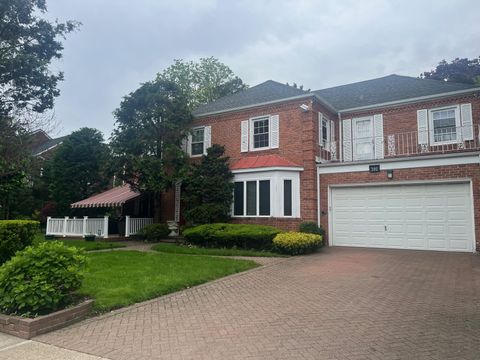 202 Broadway Lawrence NY 11559