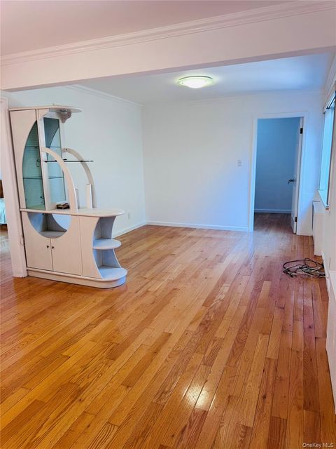 138-29 Jewel Ave 3D Flushing NY 11367