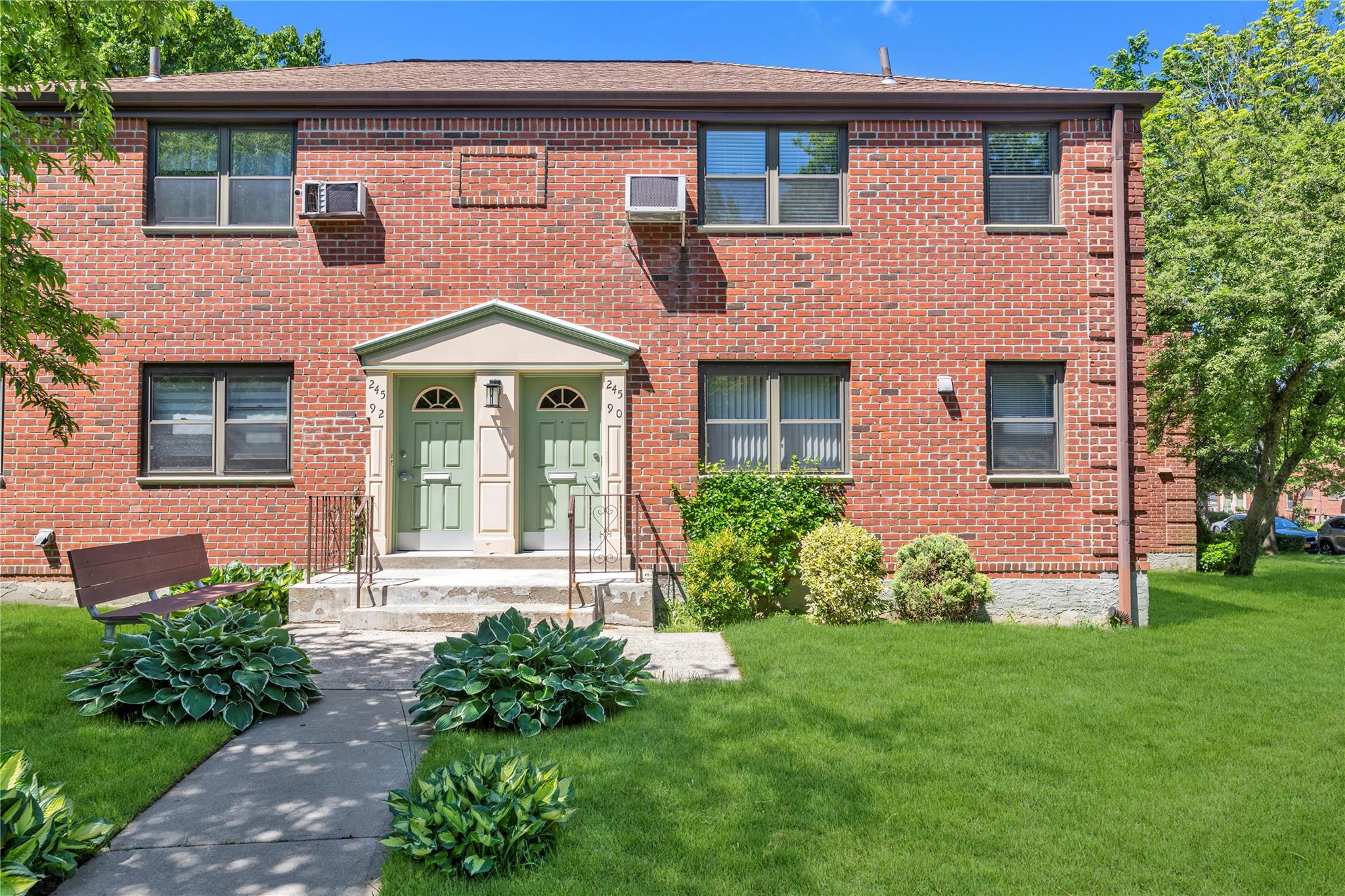 245-90 62nd Avenue #E-2 UPPER, Douglaston, New York image 12