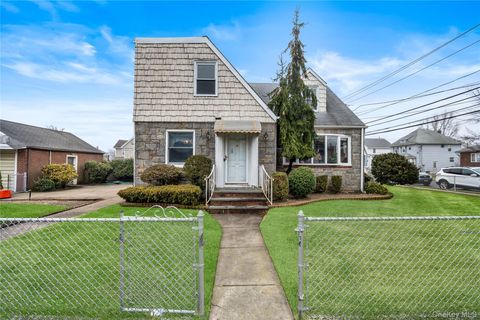 Homes For Sale - 181 Monroe Street<br/> Franklin Square, NY 11010