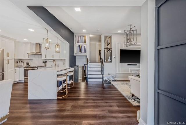 581 Roosevelt Avenue