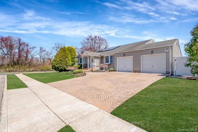 581 Roosevelt Avenue