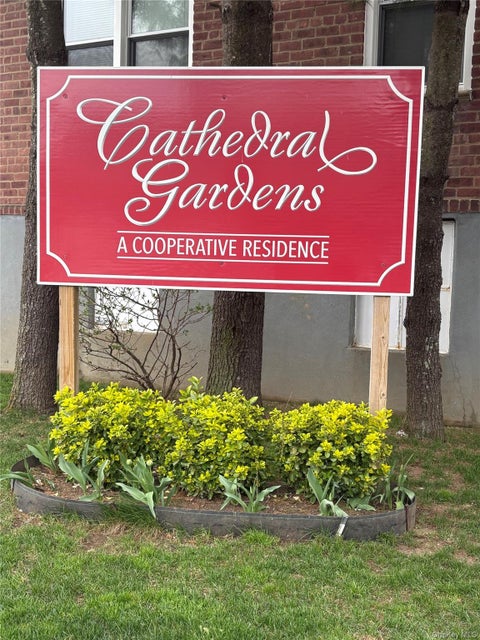 Photo of 32 Cathedral Avenue #1B, Hempstead, NY 11550 (MLS # 1066078)