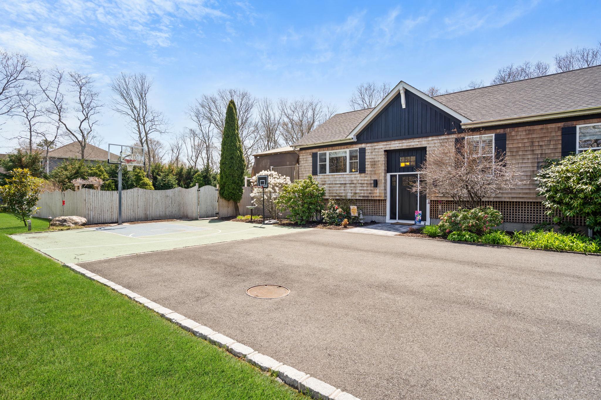 43 Homestead Ave Ave, Westhampton Beach, New York image 2