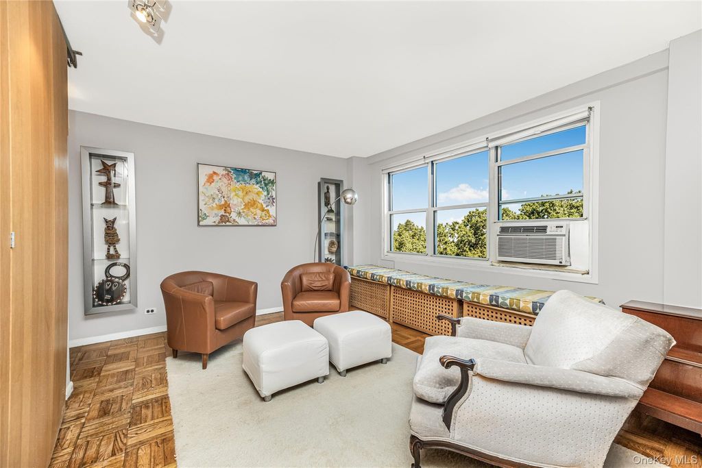 Photo of 3935 Blackstone Avenue #4K, Bronx, NY 10471 (MLS # 997190)